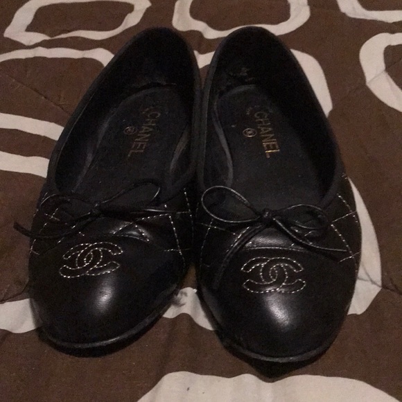 Shoes - Picture 1 of 3